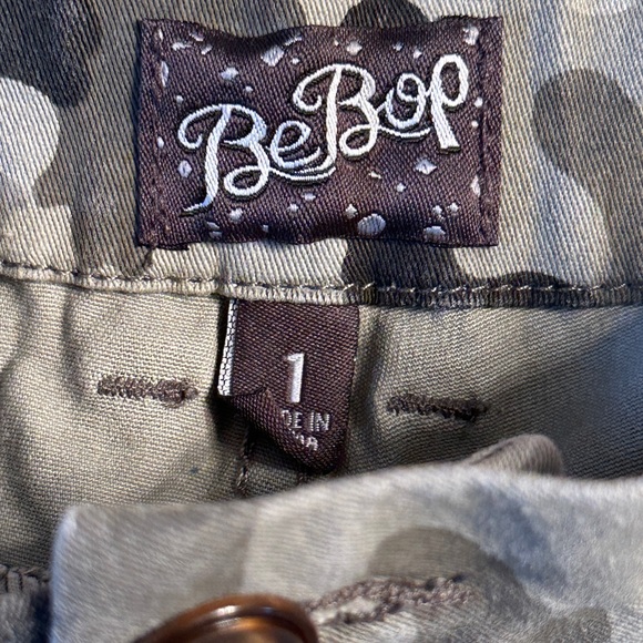 Y2K Camo Short Shorts - Picture 4 of 4